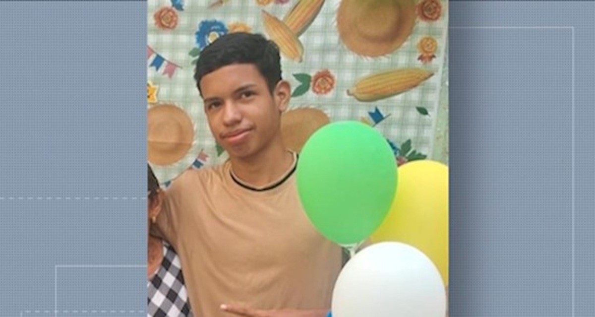 Sepultamento de adolescente vítima de choque no Parque da Cidade marca despedida em Belém​‌​