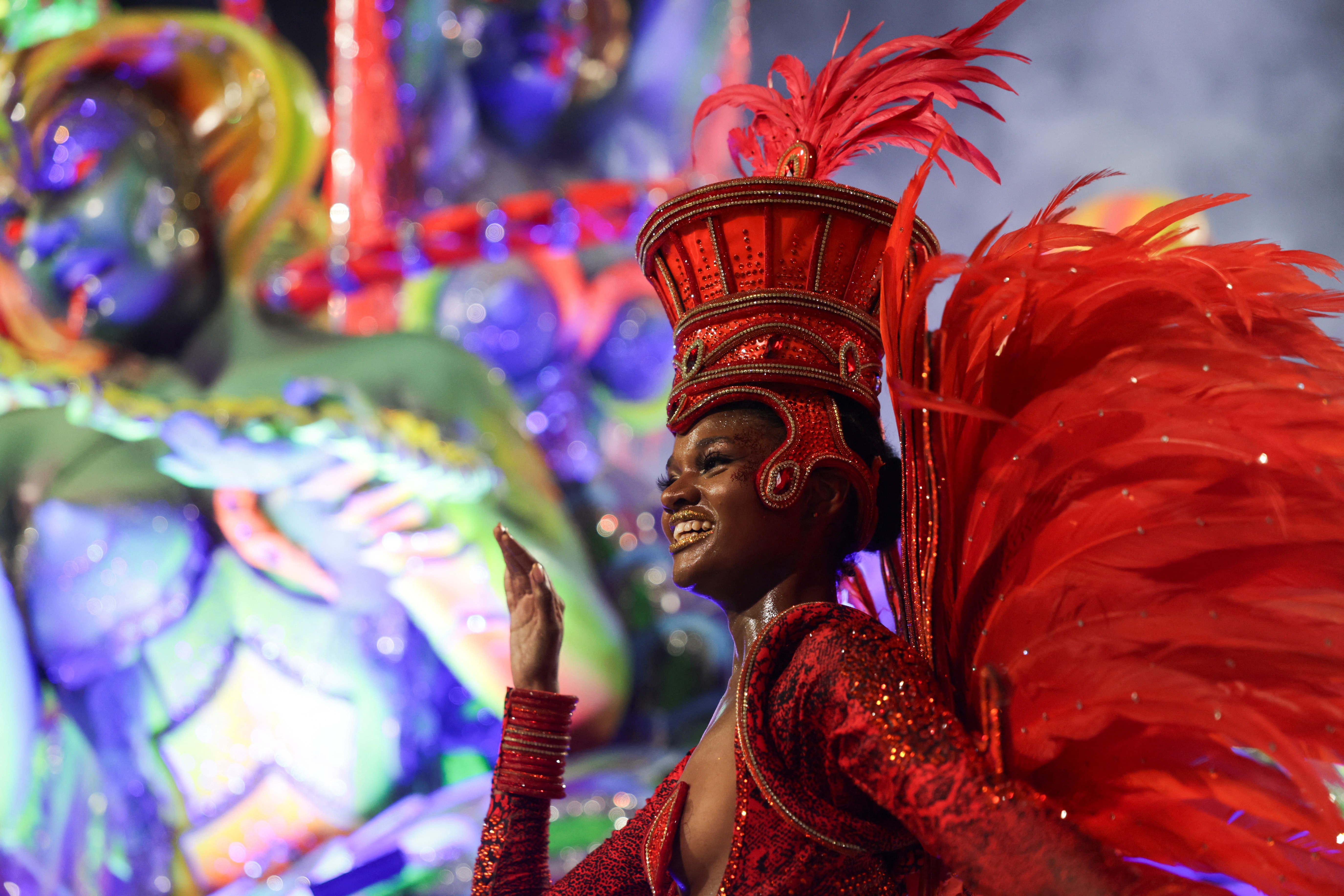 Viradouro foi a última escola a desfilar na Sapucaí na última noite de desfiles do carnaval 2024 do Rio de Janeiro. — Foto: Ricardo Moraes/Reuters