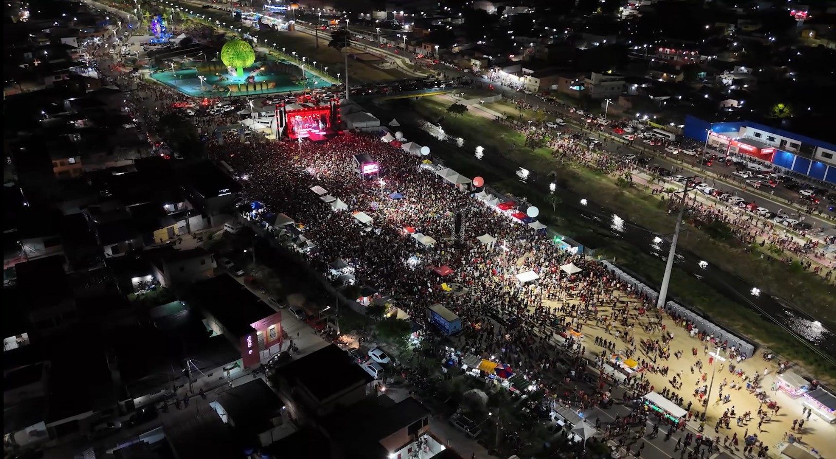 Aniversário de Manaus: véspera teve shows de Raça Negra e Amado Batista 