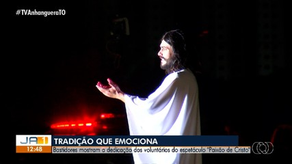 Tradição do espetáculo “Paixão de Cristo” emociona público