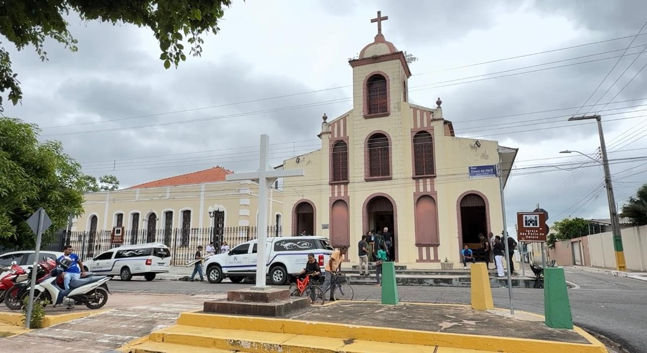 Corpo do técnico sub-20 do Águia de Marabá é velado no Pará: 'respeito, gratidão e despedida', diz clube 