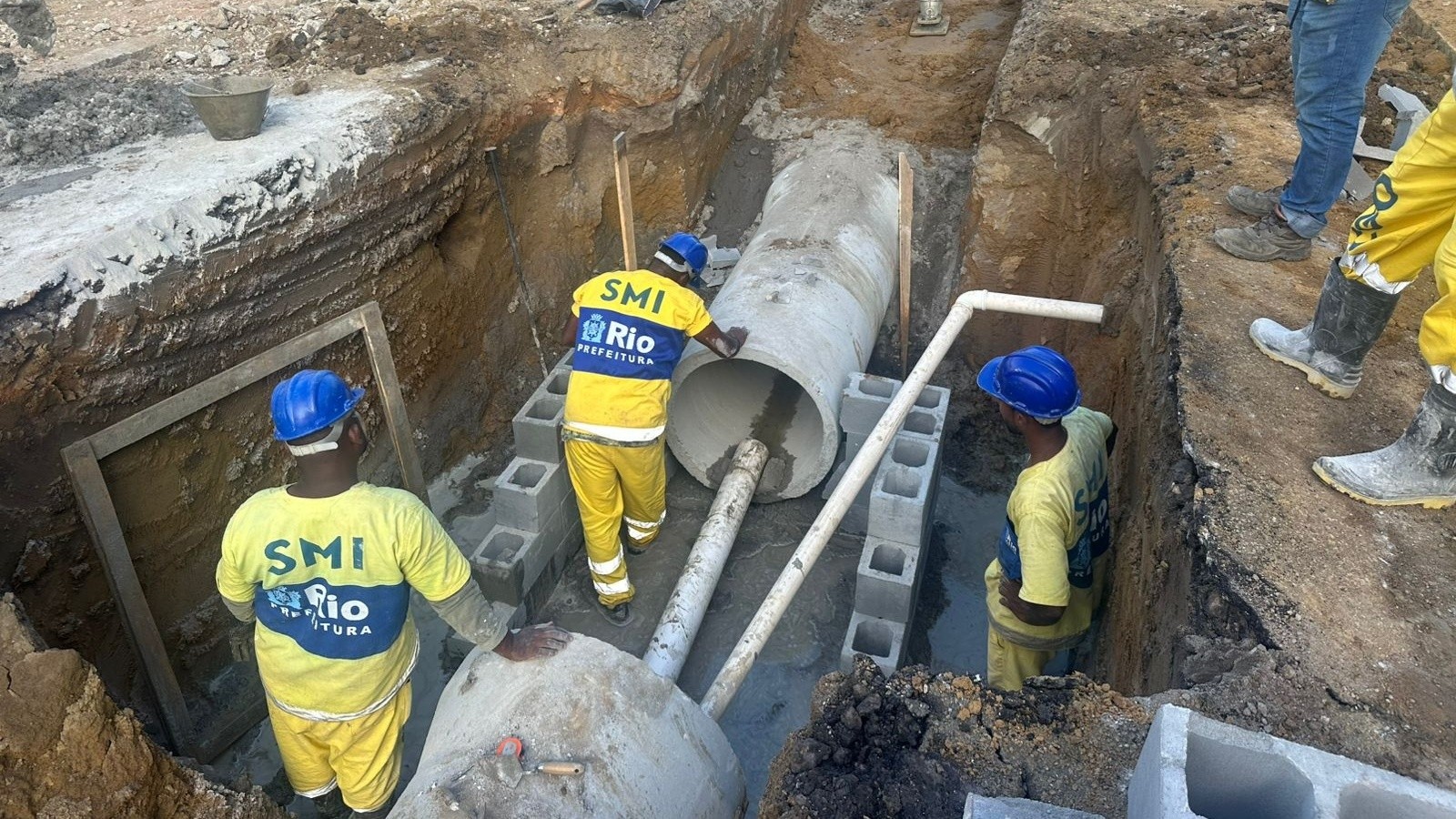 Obras de contenção de encostas e enchentes no Rio tem cronograma acelerado por causa dos efeitos do El Niño