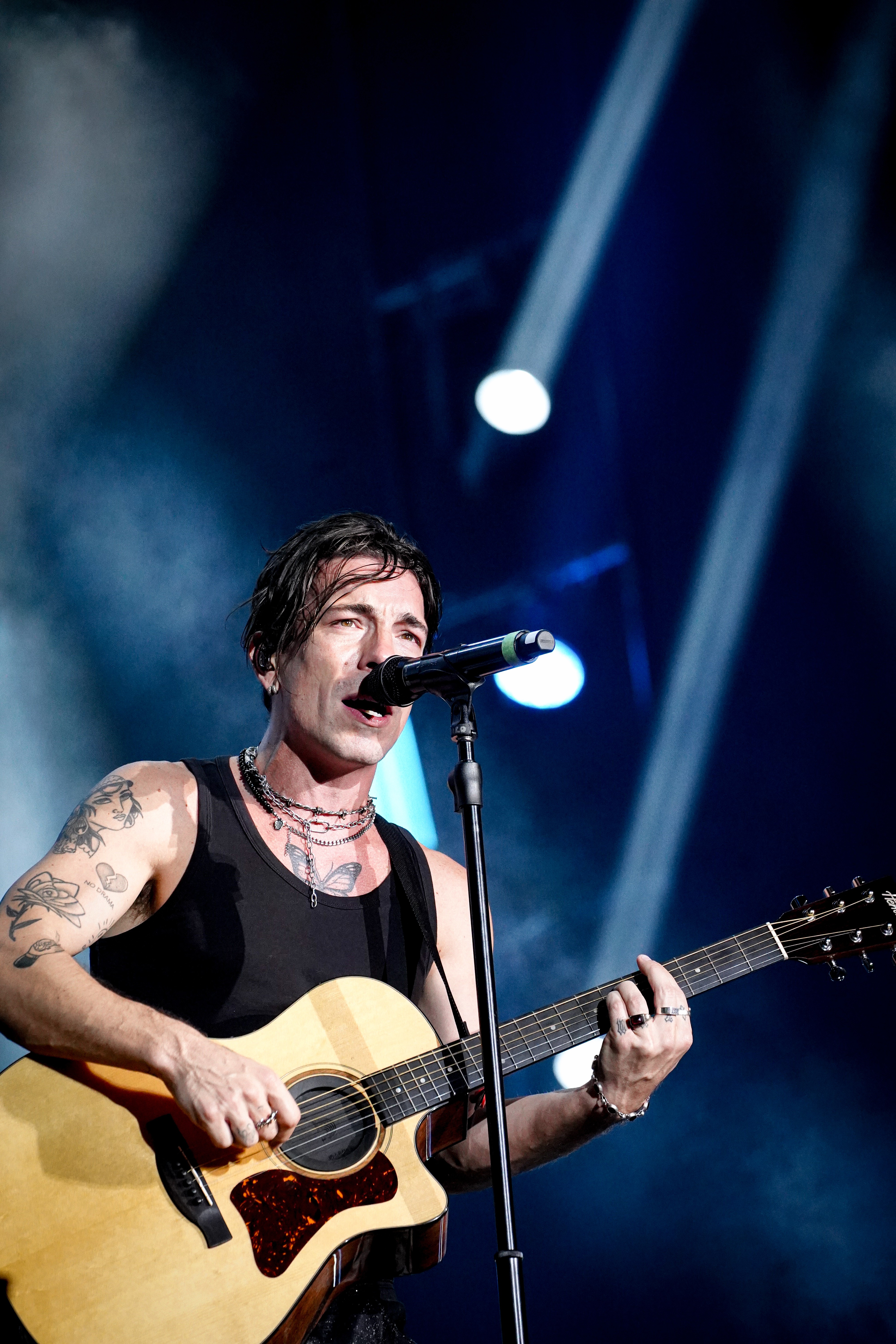 Para sempre rock termina dia caótico de Rock in Rio com público empolgado e homenagem a Cássia Eller e Chorão