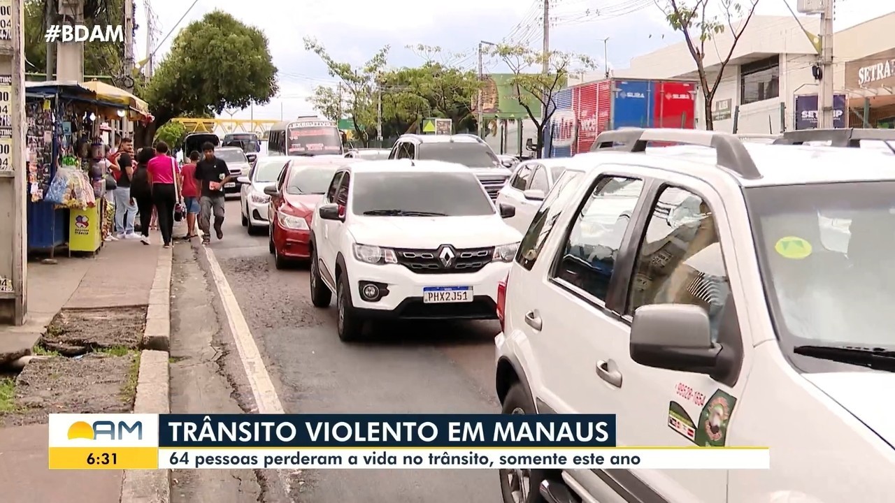 Colisão entre duas motocicletas deixa três pessoas feridas em Manaus - Portais