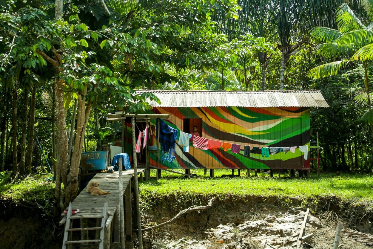Street River Amazônia colore fachadas de comunidades ribeirinhas em edição especial para COP, em Belém