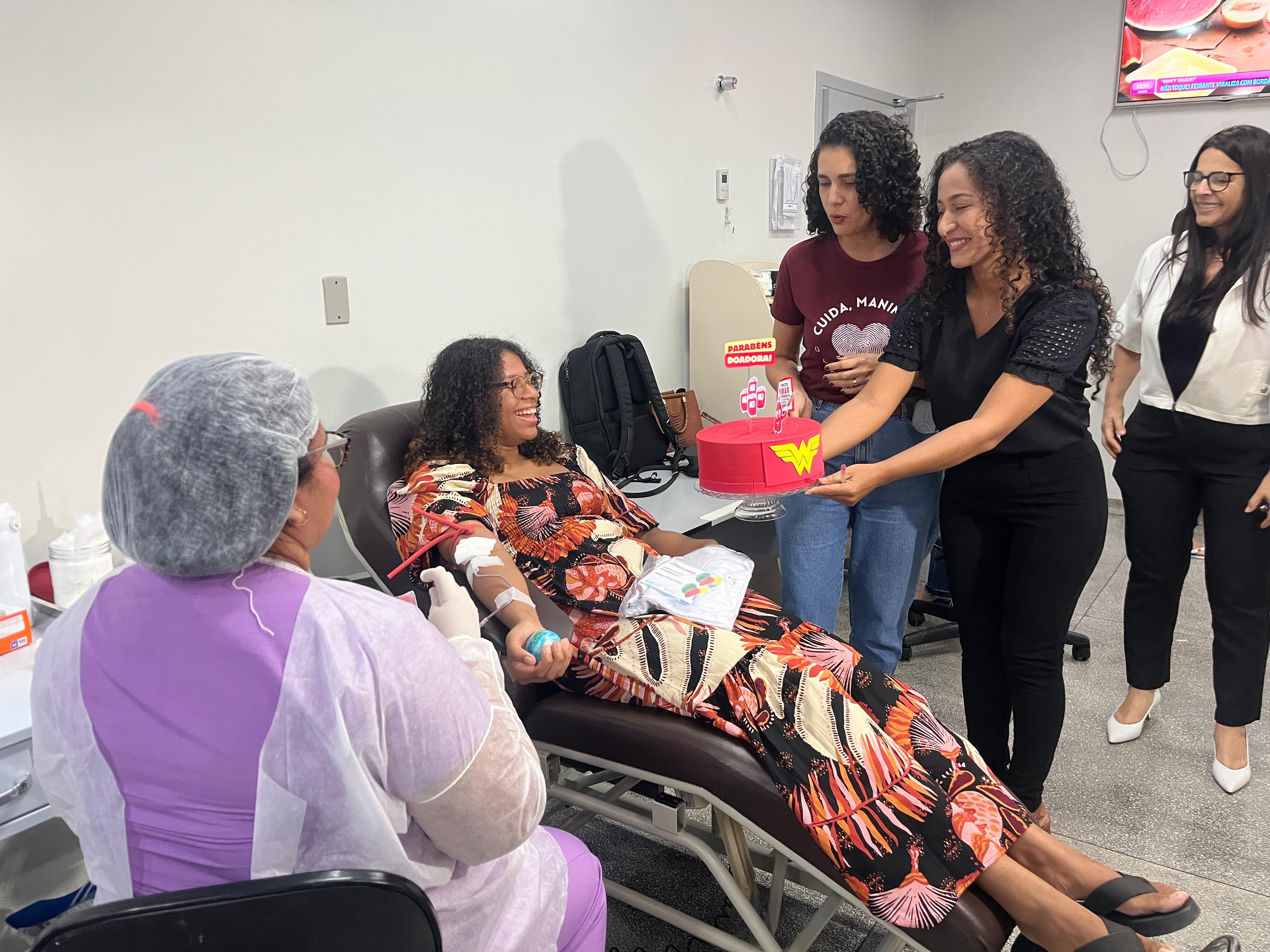 No aniversário, jovem pede que amigos doem sangue em homenagem ao pai que morreu com leucemia no AC