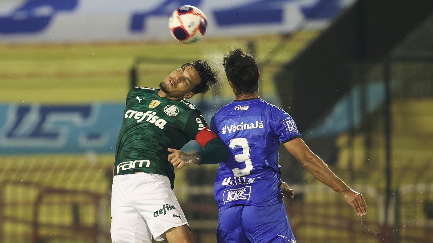 'Medo da morte', jogo com goleiro na linha, Paulistão no RJ e hospital em arena: coronavírus deixou marcas no esporte da região