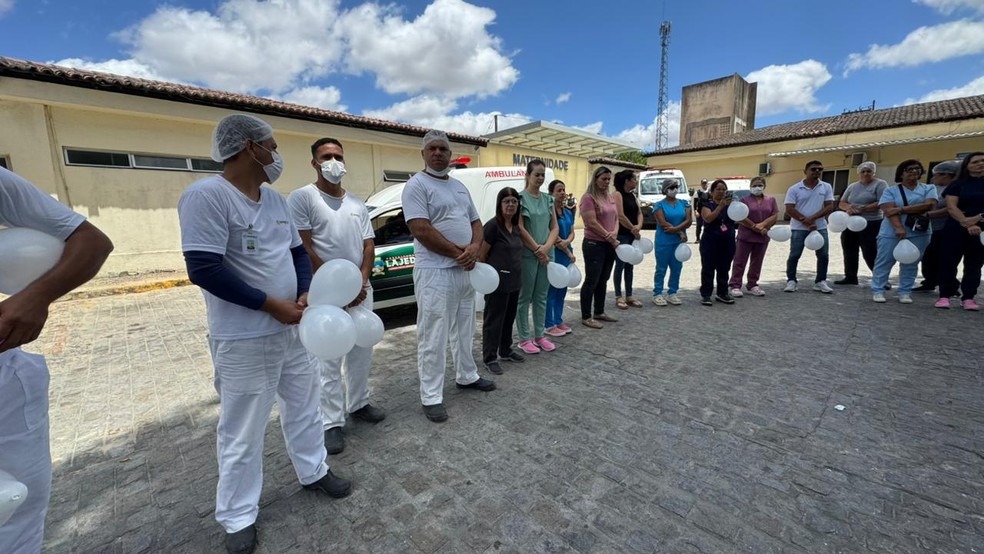 Amigos e colegas de trabalho homenageiam Ítalo Fernando em hospital — Foto: Arquivo Pessoal