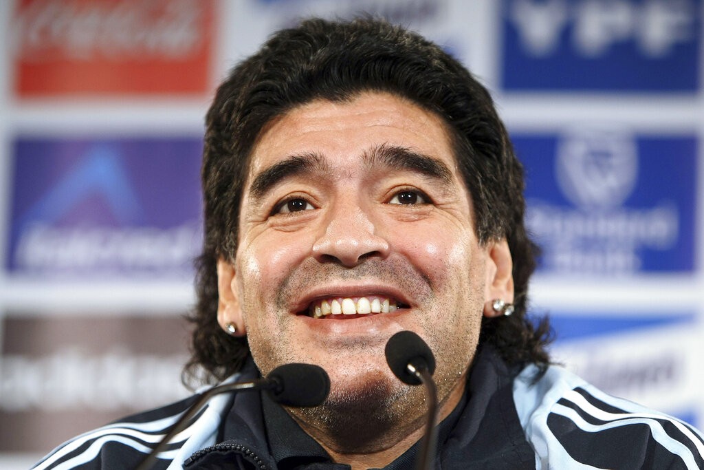 Irmãs e advogado de Maradona têm bens penhorados por suposta fraude na gestão da marca do ex-jogador