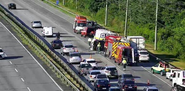 Morre mais uma jovem envolvida em acidente de trânsito na Rodovia Padre  Manoel da Nóbrega; total de mortos sobe para quatro, Santos e Região