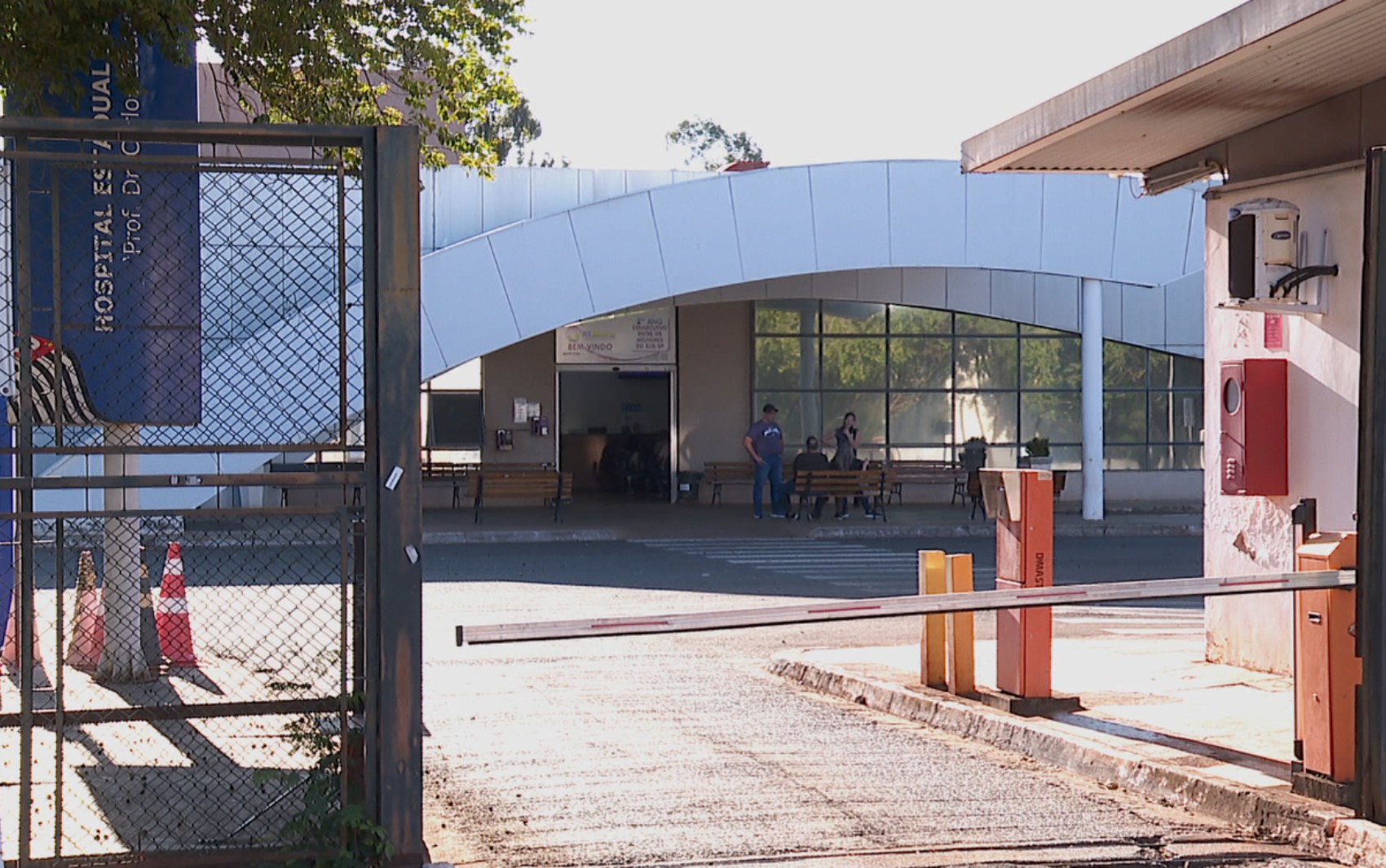 Criminosos rendem funcionários e roubam medicamentos de alto custo de farmácia do Hospital Estadual de Ribeirão Preto, SP