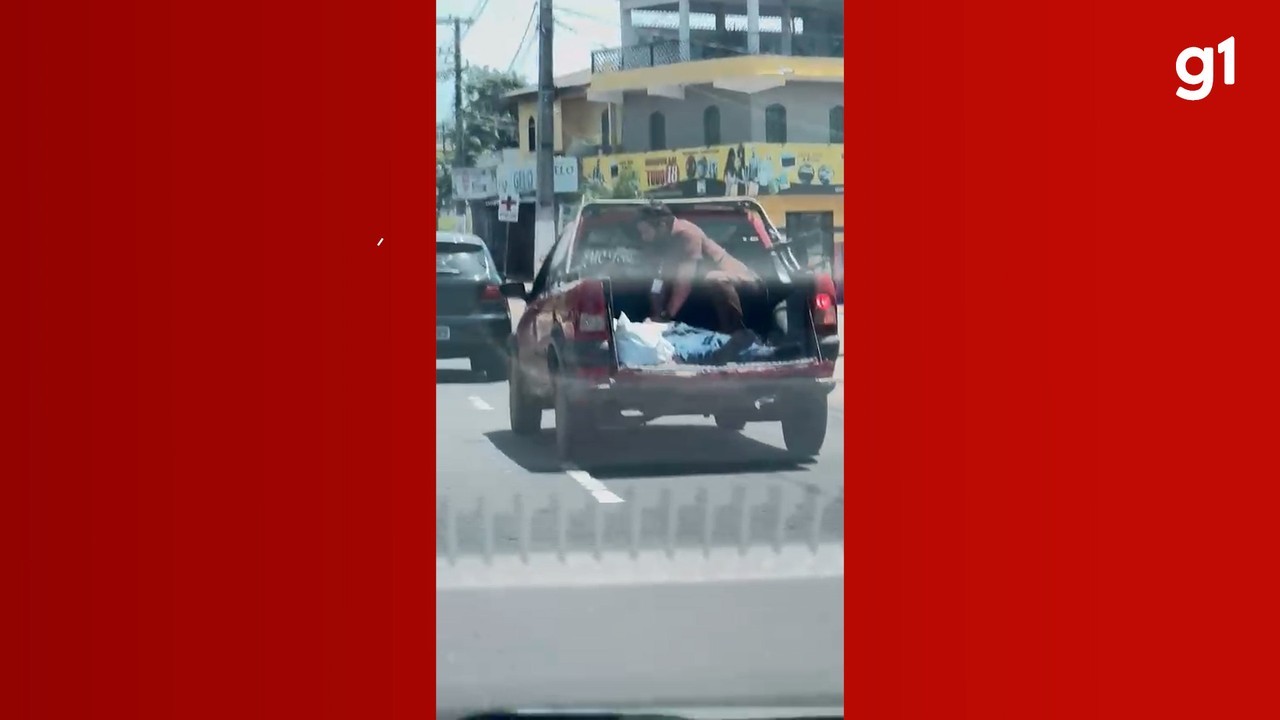 VÍDEO: Idoso atropelado morre após tentativas de reanimação em picape a caminho do hospital no AM