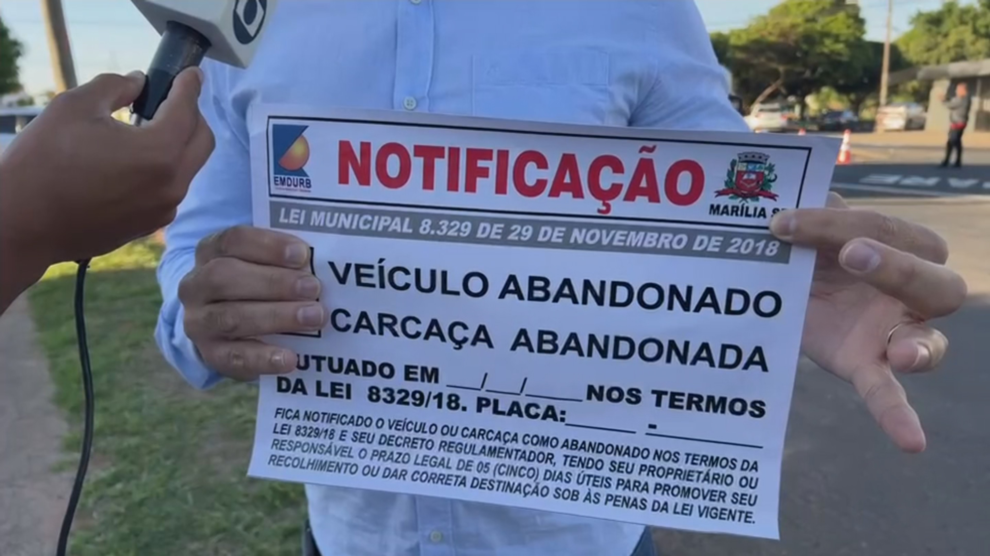 Em ação contra dengue, prefeitura de Marília notifica donos de veículos abandonados nas ruas