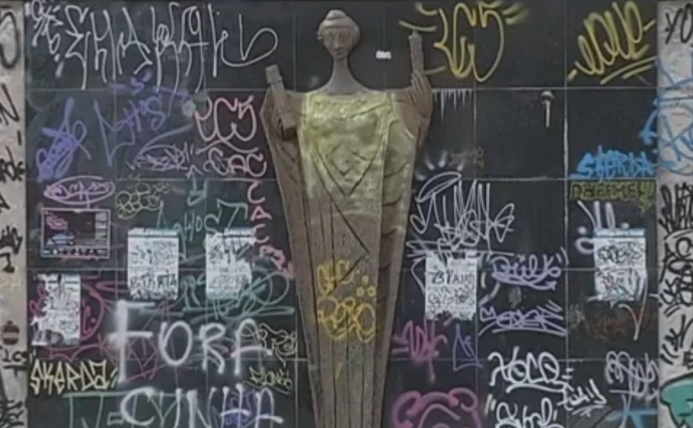 Estátua de bronze é roubada de praça em Belém, Pará