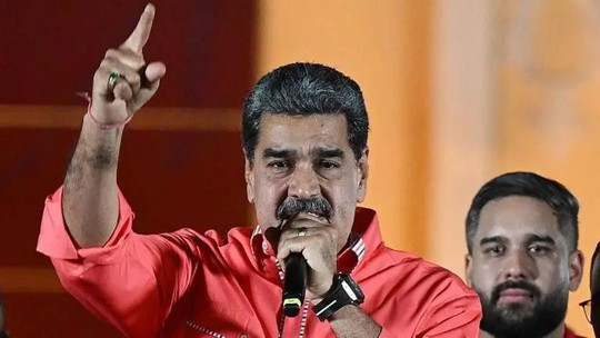 Governo Trump diz que vai usar 'toda a força' contra Maduro na Venezuela; EUA deslocam navios de guerra para a costa do país, diz agência