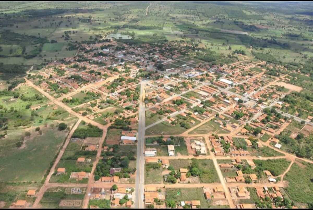 Prefeito de Icaraí de Minas e ex-secretária são condenados a devolver mais de R$ 52 mil aos cofres públicos