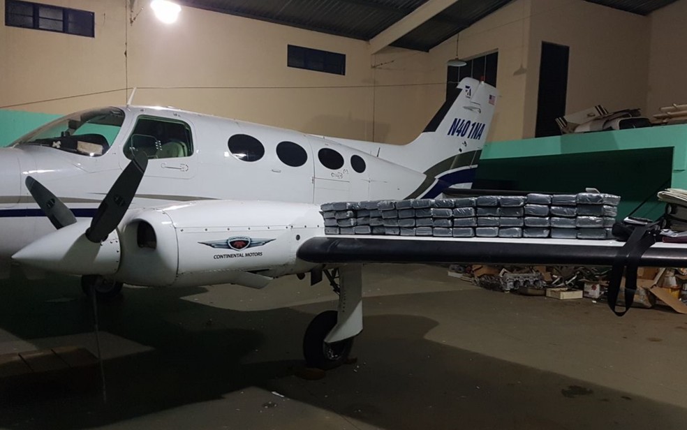 Avi&atilde;o dos EUA foi apreendido com coca&iacute;na em Goi&acirc;nia, Goi&aacute;s &mdash; Foto: Reprodu&ccedil;&atilde;o/TV Anhanguera