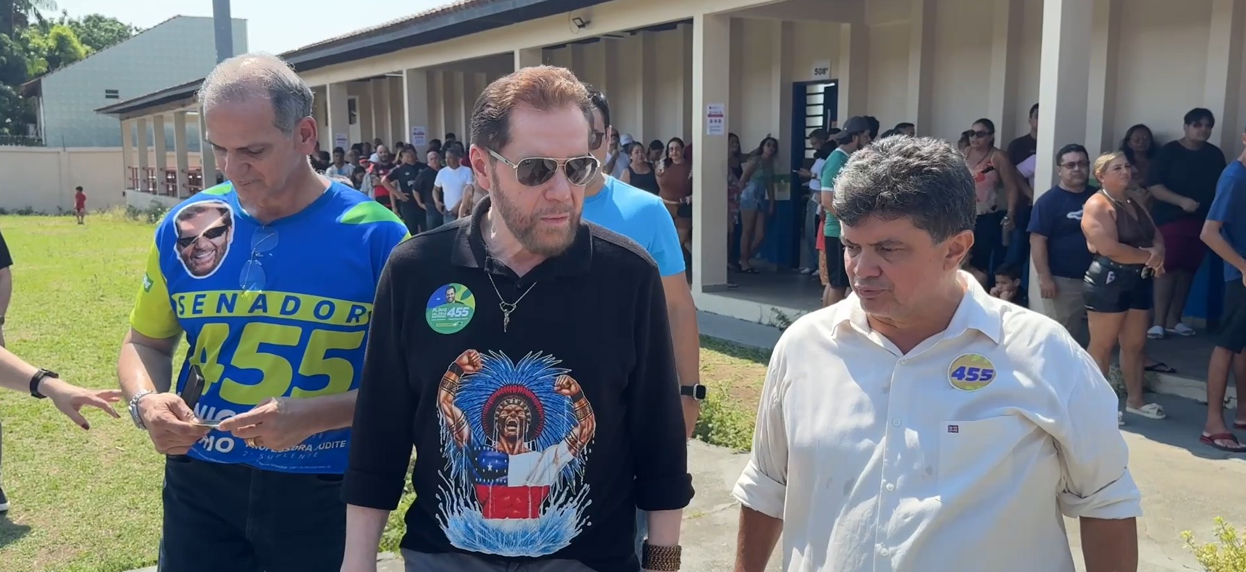 Plínio Valério (PSDB) vota em Manaus