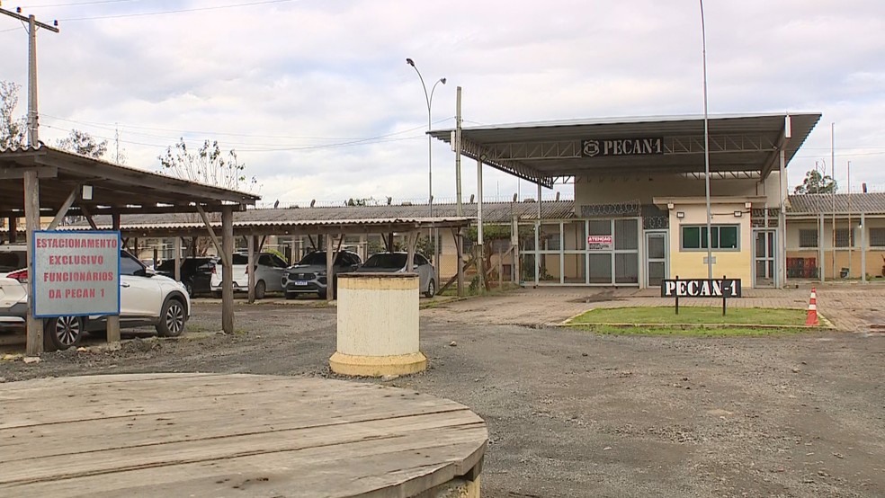 Entrada da Penitenciária Estadual de Canoas (Pecan) — Foto: Reprodução/RBS TV