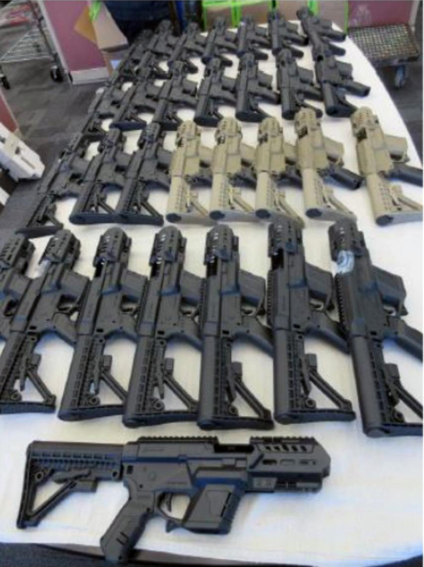 PF mira esquema de contrabando de armas que usou empresa de efeitos cinematográficos para armazená-las