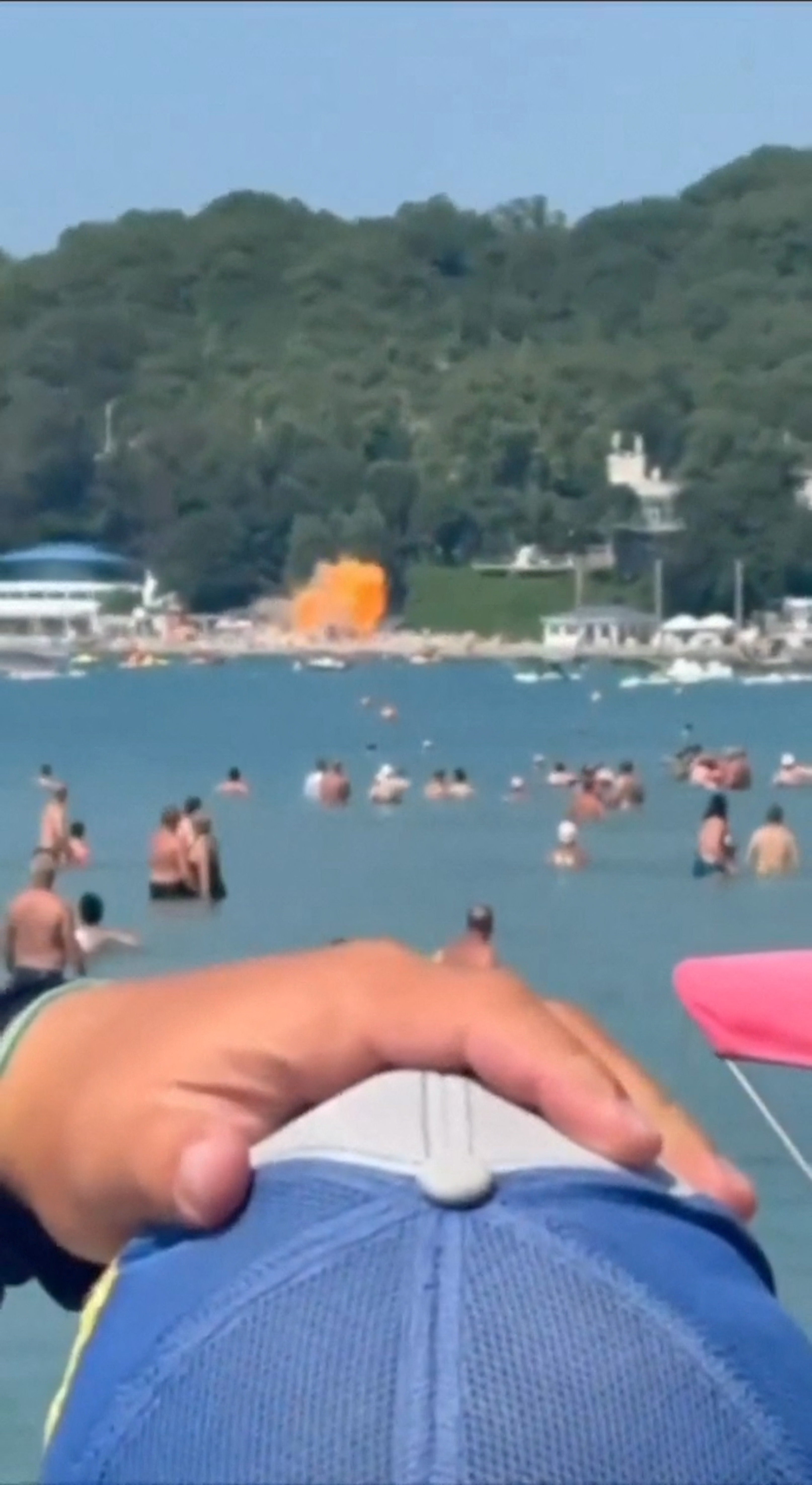 Drone ucraniano atinge praia cheia na Rússia e provoca tragédia