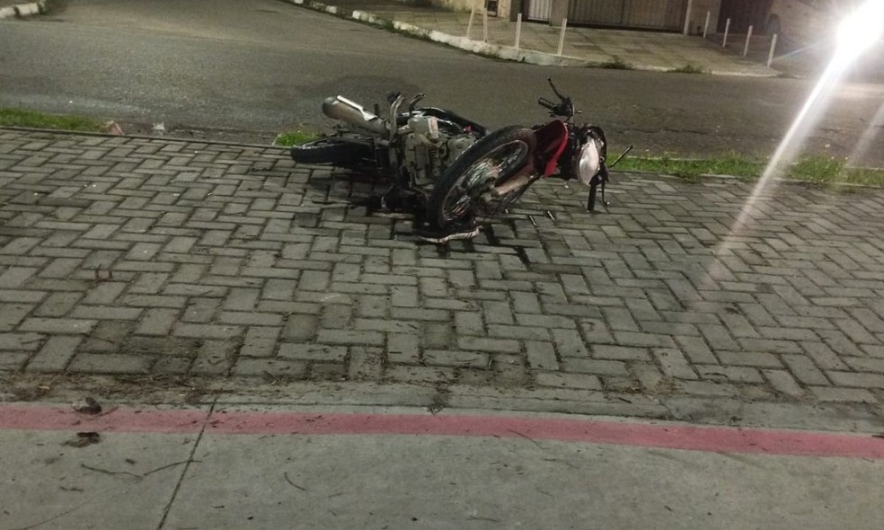 Acidente aconteceu na madrugada deste sábado (7), na Avenida Fraga Maia — Foto: Redes Sociais