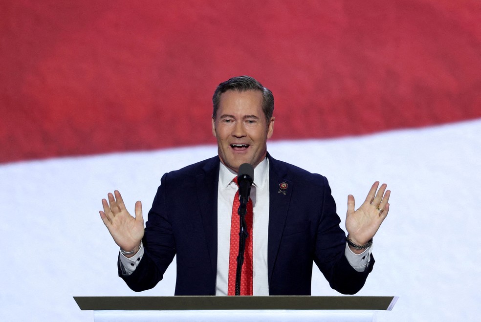 Deputado Michael Waltz discursa durante convenção nacional republicana, em julho de 2024. — Foto: REUTERS/Mike Segar/File Photo