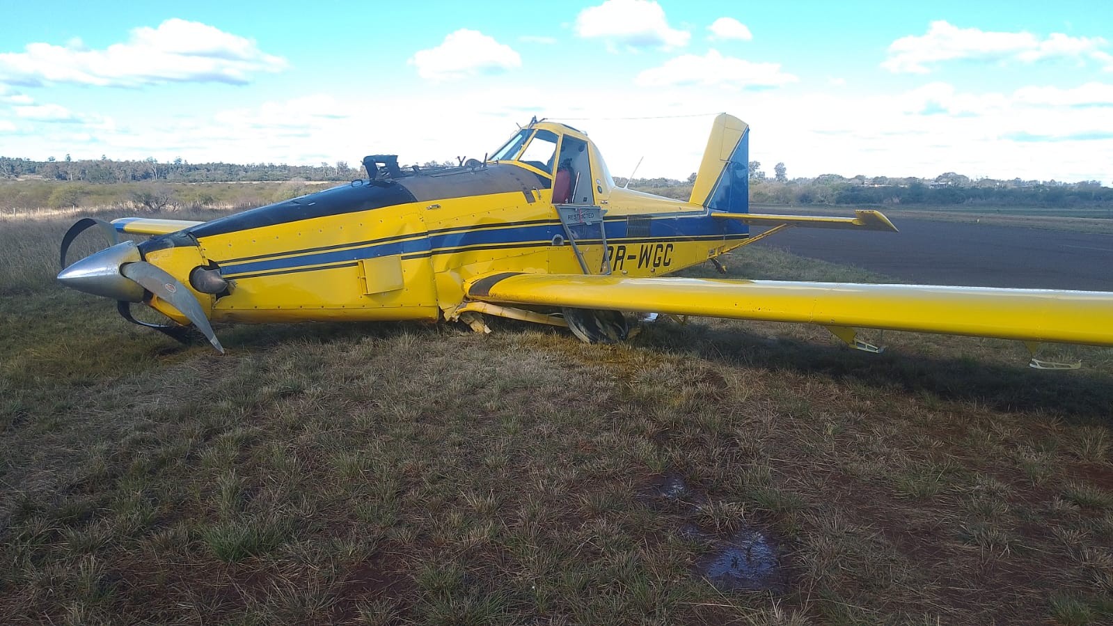 VÍDEO: Avião agrícola faz pouso de emergência no RS após falha em sistema de controle