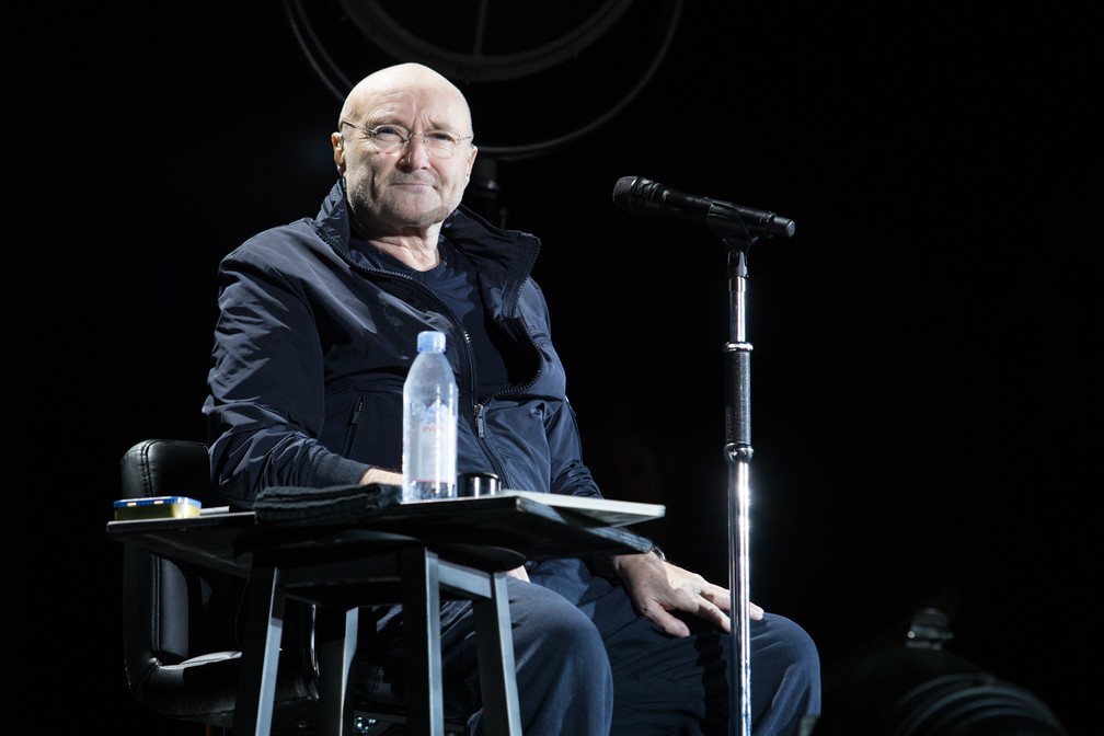 Com show majestoso, Phil Collins promove bailão da saudade e faz SP dançar  - Estadão