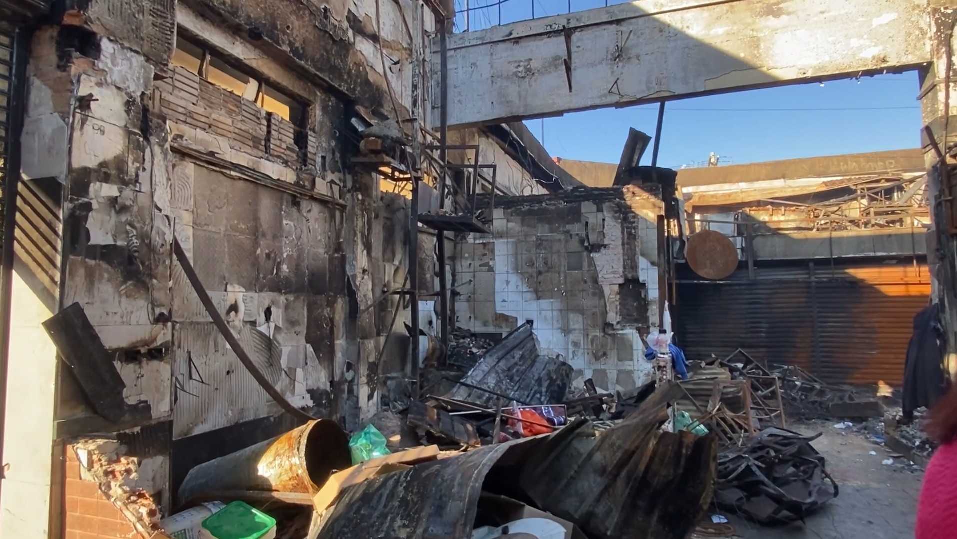 VÍDEO: uma semana após incêndio, veja como está área destruída no Mercadão de Piracicaba