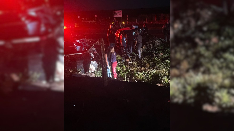 2 de 2
Pai e filho morrem e outras quatro pessoas ficam feridas em batida frontal em Regin&oacute;polis &mdash; Foto: Arquivo Pessoal