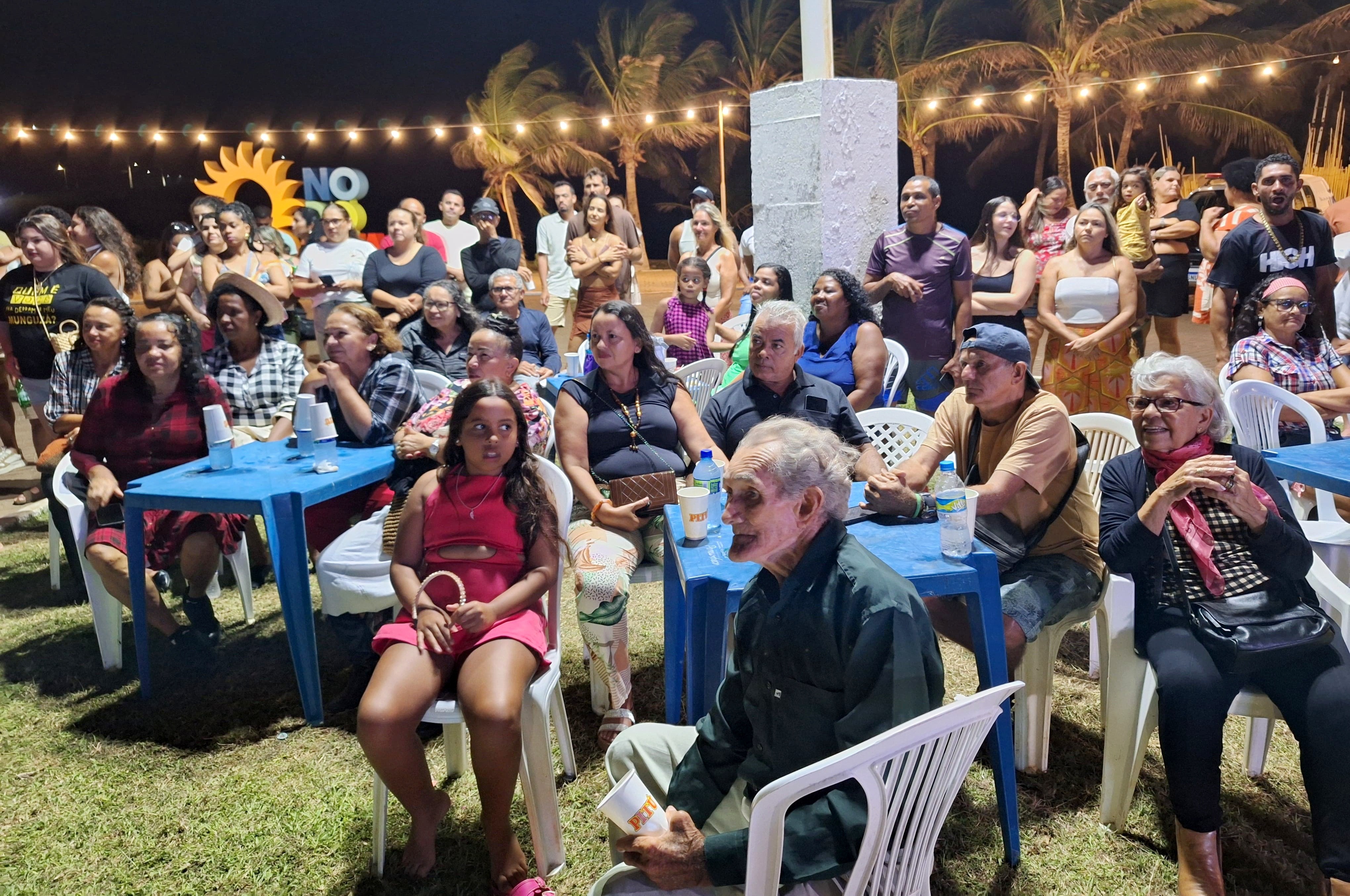 Noite de São João em Noronha homenageia idosos