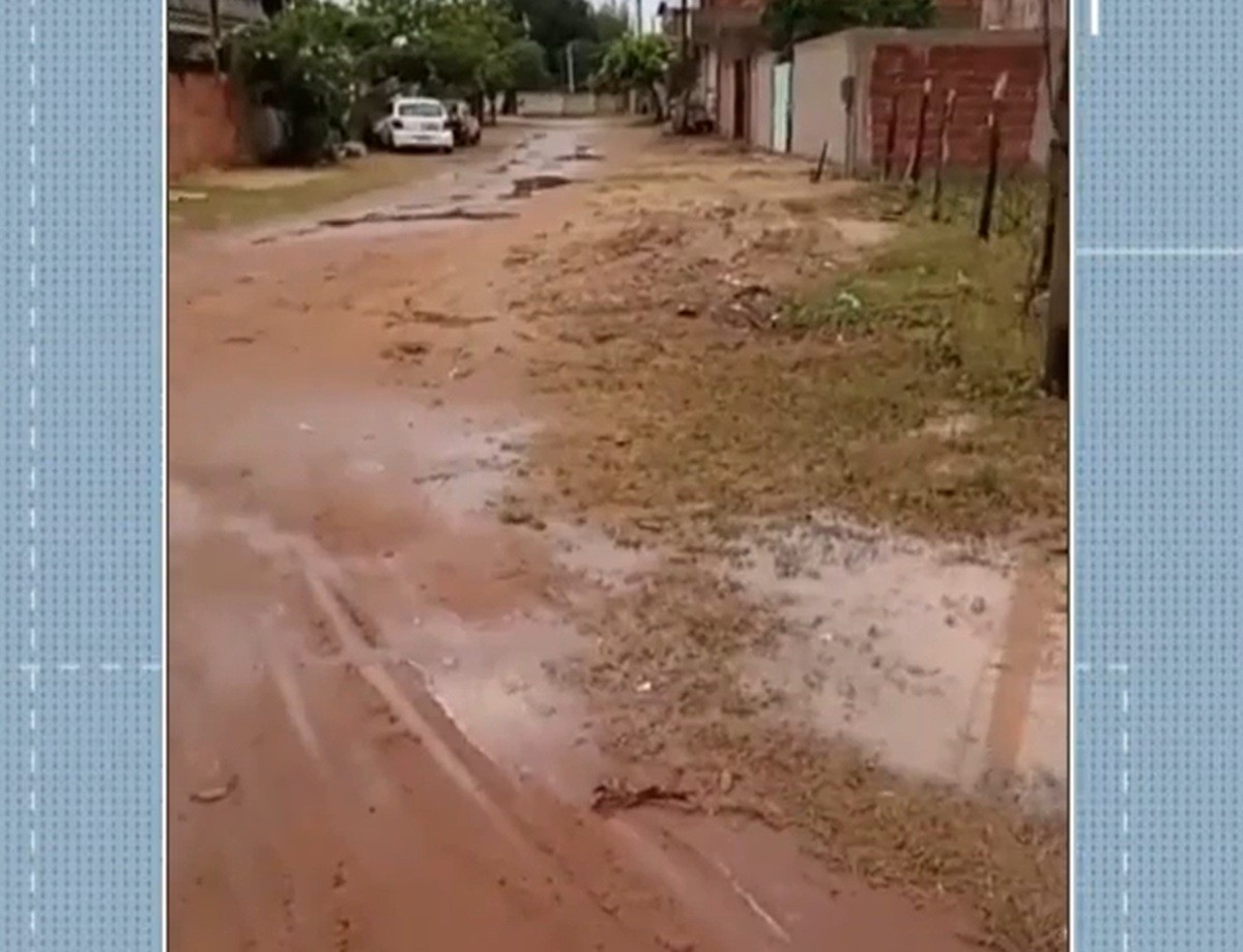 Moradores denunciam falta de infraestrutura no bairro Santa Rita, em São João da Barra