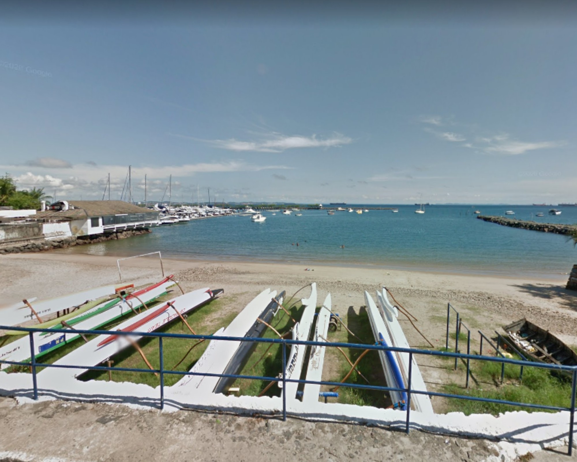 Jovem é encontrado morto em praia na baía de Todos-os-Santos