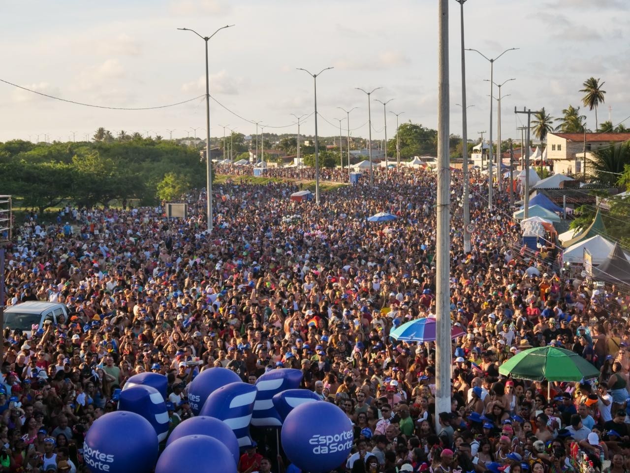 Mais de 500 mil de pessoas passam pela Avenida da Alegria no Carnaval de Natal, diz prefeitura
