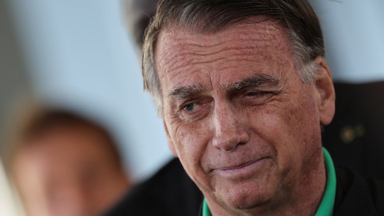 Parlamentares reagem à operação da PF contra ex-presidente Jair Bolsonaro - Deputados do governo e da oposição usam redes sociais para comentar decisão do STF que impõe tornozeleira eletrônica e outras restrições a Jair Bolsonaro.
