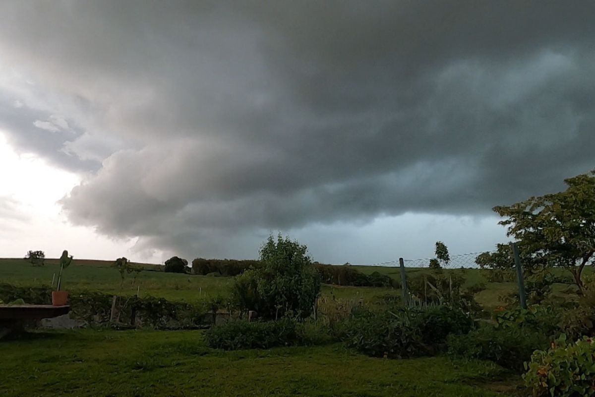Inmet emite alerta para risco de tempestade no Vale e região; temperaturas devem cair no fim de semana