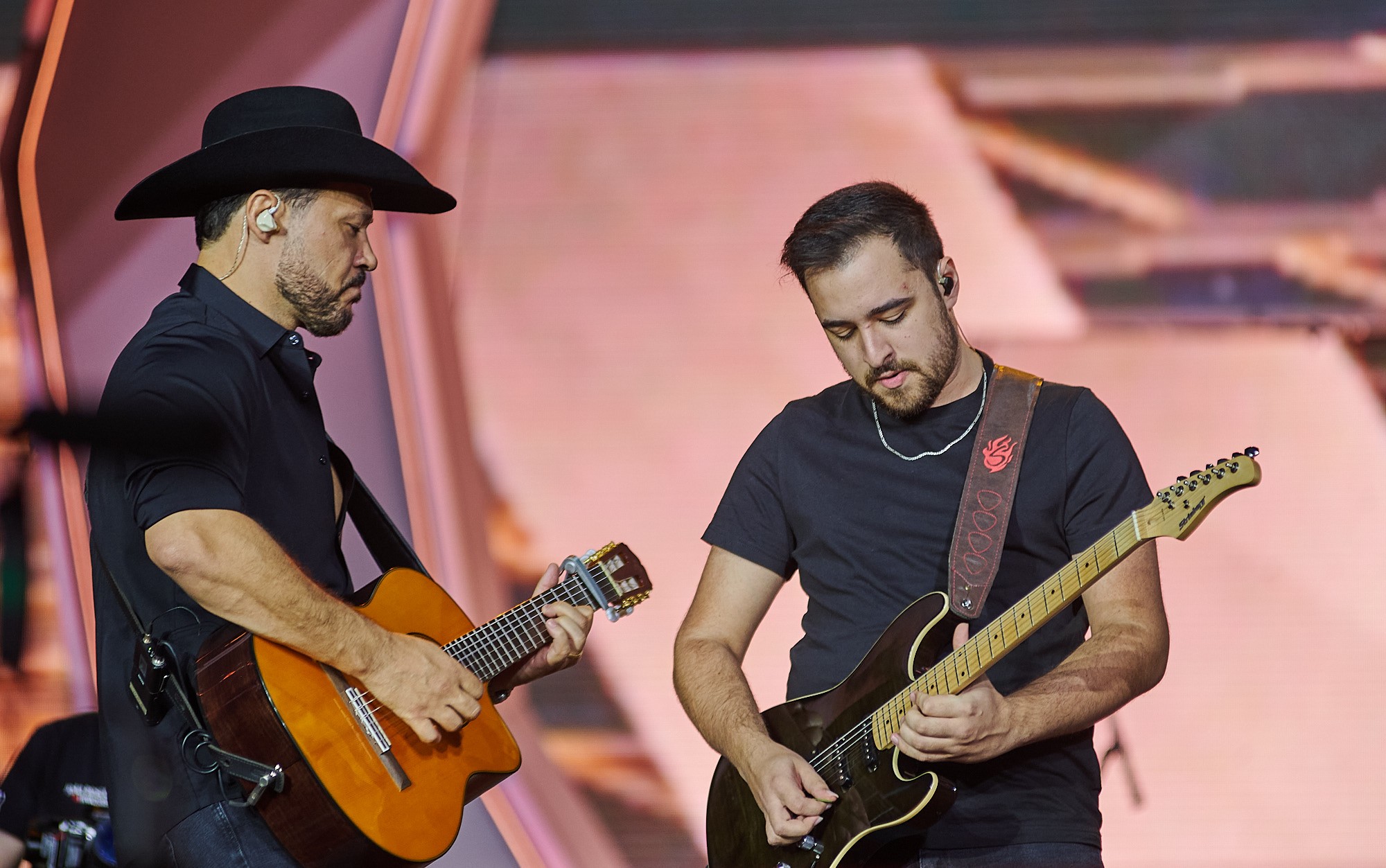Dupla João Bosco & Vinícius é atração da Facilpa em Lençóis Paulista nesta terça-feira; entrada é gratuita