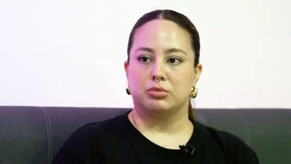 A representante da plataforma BongaCams na Colômbia, Milley Achinte, afirma que visita os estúdios para inspecionar as condições de trabalho — Foto: BBC