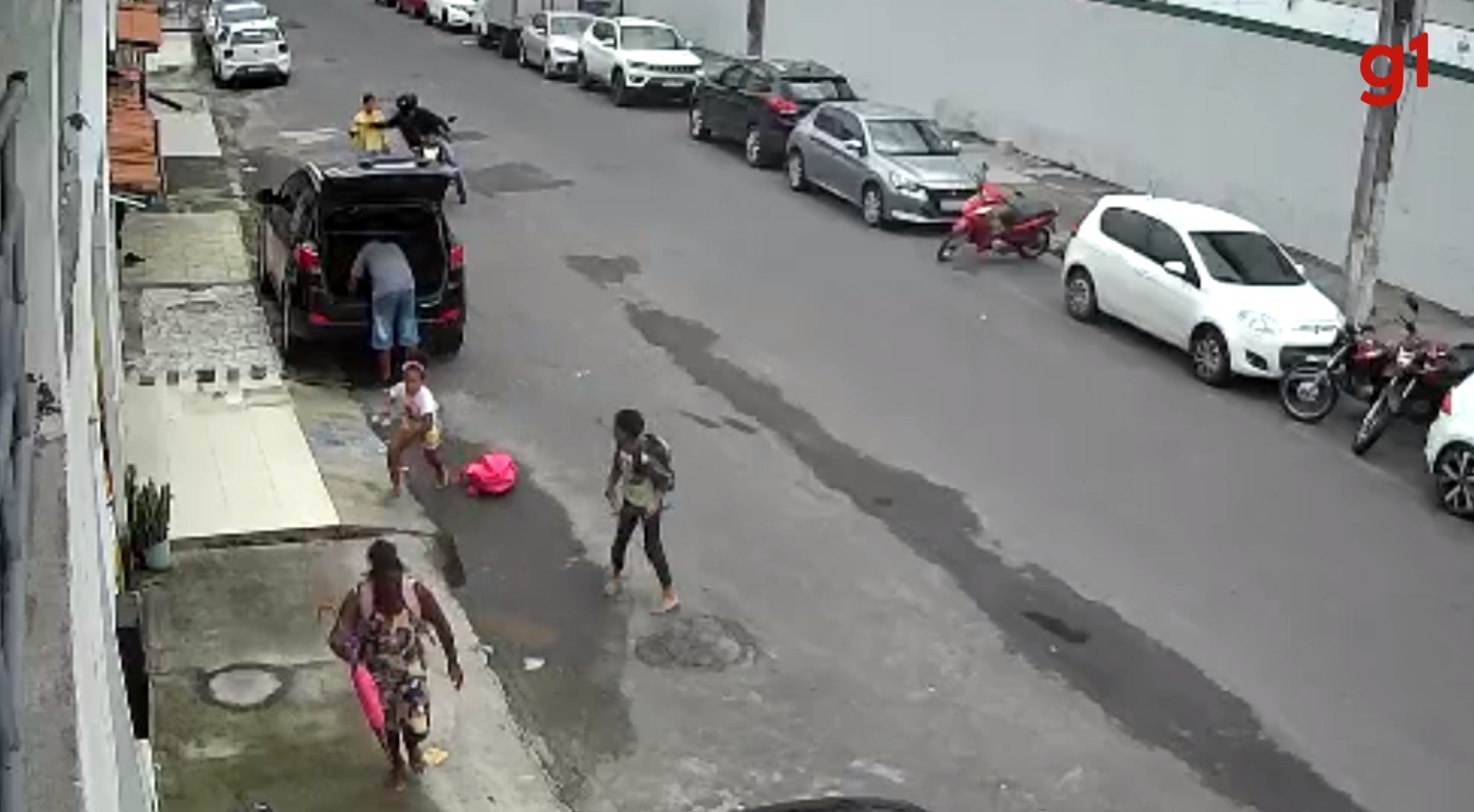 VÍDEO: suspeito de roubar celulares usando camisa de escola técnica morre em confronto na Bahia