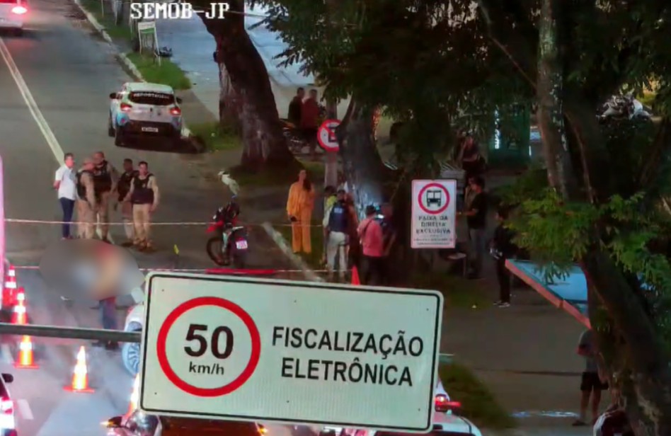 Mulher morre atropelada por moto na Avenida Epitácio Pessoa, em João Pessoa