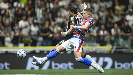 Com hat-trick de Deyverson, Fortaleza busca empate contra Atlético-MG - Foto: (Pedro Souza / Atlético)