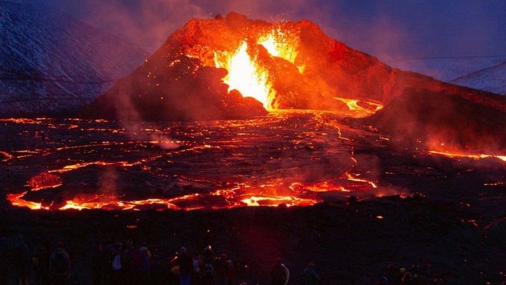A atividade vulcânica na Islândia é causada por placas tectônicas que estão se afastando — Foto: Getty Images via BBC