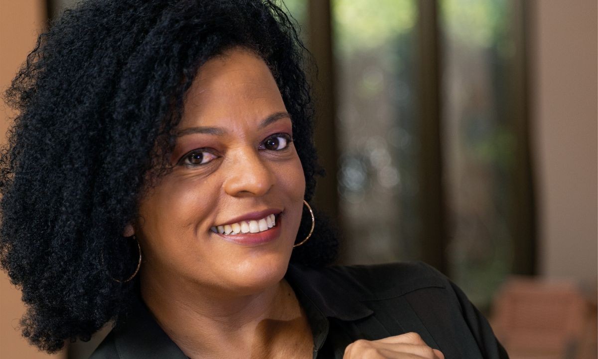 Apresentadora da TV Bahia, Georgina Maynart, lança livro dedicado à agricultura no estado