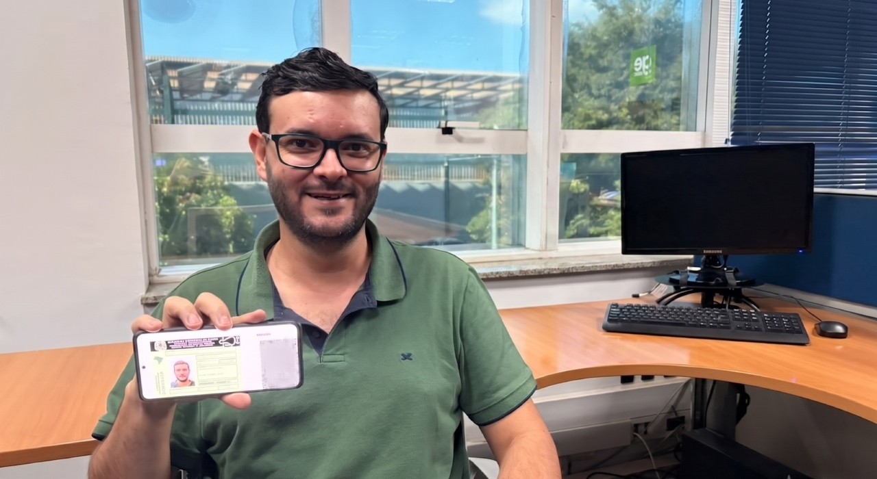 'Herói da tecnologia': morador de Sorocaba diz que foi batizado em homenagem ao 'Fantástico Jaspion' e até deu nome de Daileon a robô
