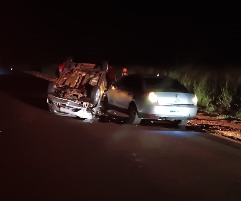 Motociclista morre após colidir com cavalo na Rodovia Arlindo Béttio, em Rosana