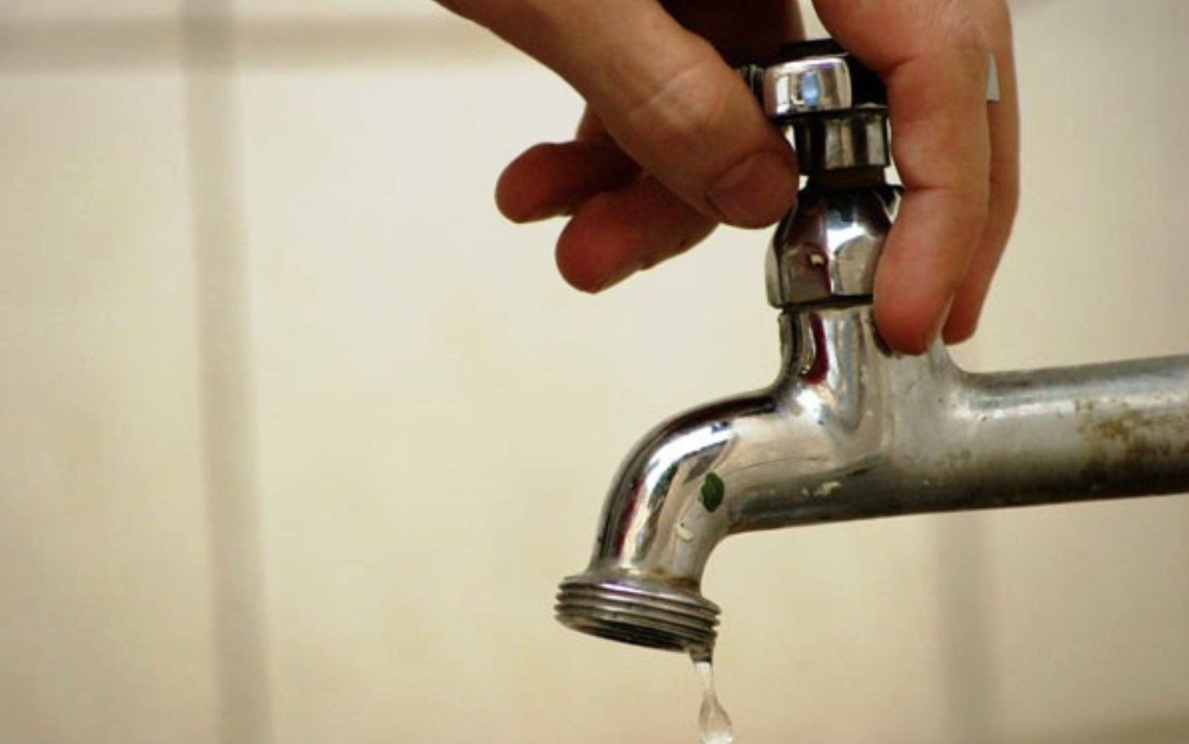 Sabesp corta água em 20 bairros. São José se tornou um deserto.