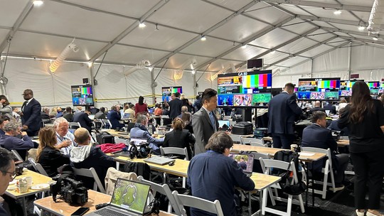 Assembleia Geral da ONU tem 'sauna' para jornalistas, presidentes à paisana e comida limitada; veja bastidores - Encontro reuniu representantes de mais de 190 países, além de centenas de jornalistas. Equipe de correspondentes da Globo registrou bastidores da movimentada semana em Nova York.