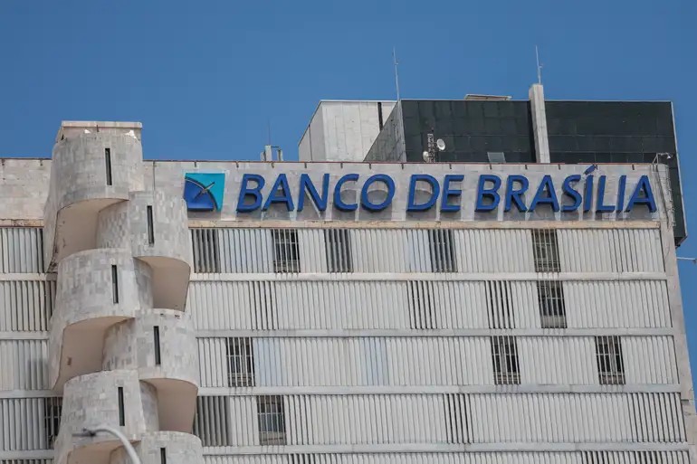 Deputados do DF e presidente do Banco Central discutem situação do BRB