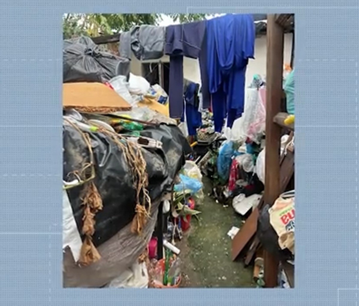 Cinco toneladas de lixo são retiradas de casas no São Jorge, em Maceió